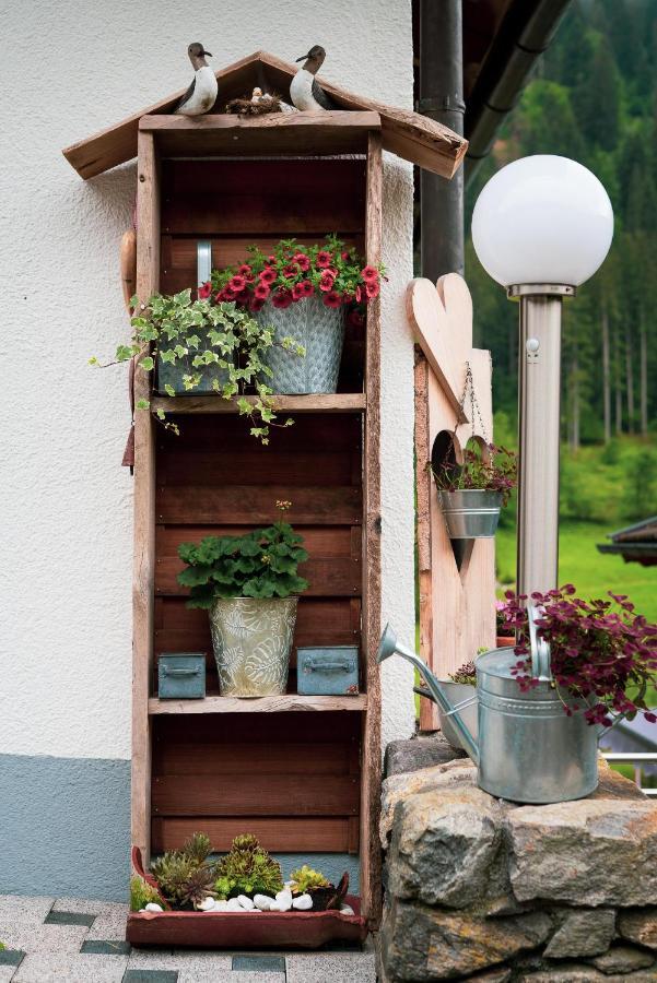 Gaestehaus Fitsch - Ferienwohnung In Silbertal Buitenkant foto