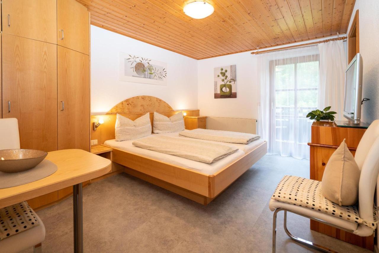 Gaestehaus Fitsch - Ferienwohnung In Silbertal Buitenkant foto