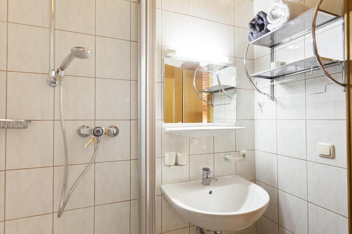 Gaestehaus Fitsch - Ferienwohnung In Silbertal Buitenkant foto
